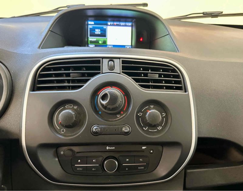 RENAULT KANGOO 2019. Auto Dakar : Livraison rapide et formalités simplifiées pour votre confort