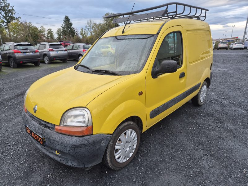 RENAULT KANGOO EXPRESS 2002. Auto Dakar propose des programmes de formation à la conduite défensive et à l'éco-conduite en partenariat avec des écoles spécialisées. Ces formations contribuent à améliorer votre sécurité au volant tout en optimisant la consommation de carburant de votre véhicule.