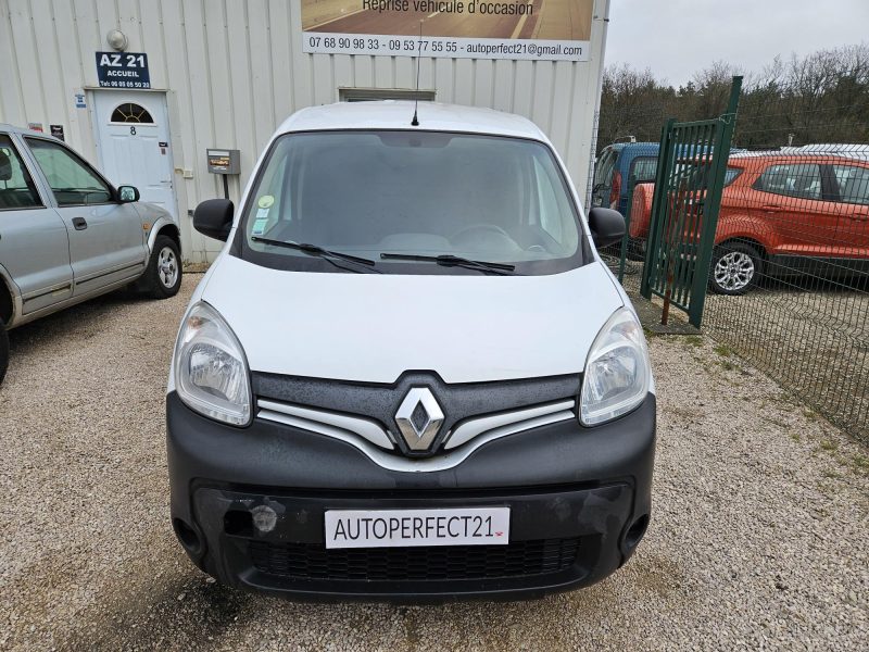RENAULT KANGOO EXPRESS 2014. Location de véhicules chez Auto Dakar : simplicité, rapidité et professionnalisme