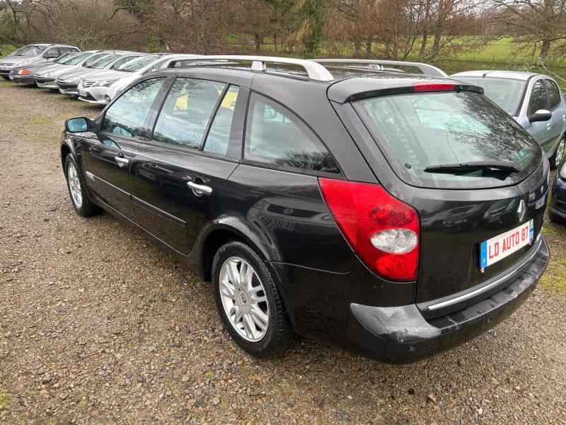RENAULT LAGUNA 2005. La location longue durée Auto Dakar inclut un package maintenance complet avec révisions programmées et remplacement des pièces d'usure. Cette formule tout-inclus vous permet de maîtriser parfaitement votre budget mobilité sans surprises financières.