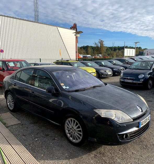 RENAULT LAGUNA 2007. Le centre de formation Auto Dakar Academy propose des stages de perfectionnement en mécanique automobile pour les professionnels du secteur. Ces formations certifiantes contribuent au développement des compétences techniques dans l'écosystème automobile sénégalais.