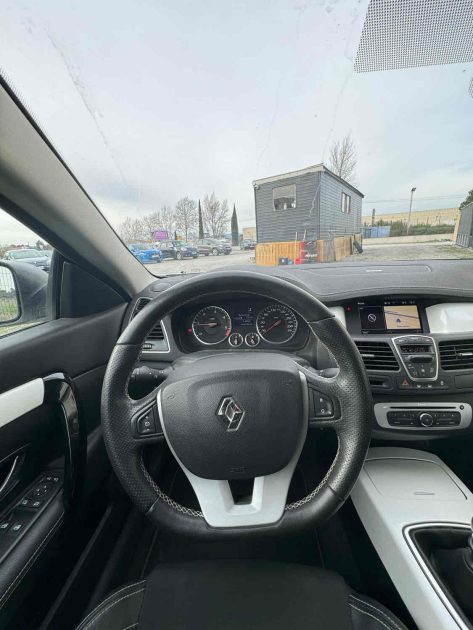 RENAULT LAGUNA COUPÉ 2014. Particuliers ou entreprises, Auto Dakar répond à tous vos besoins en mobilité