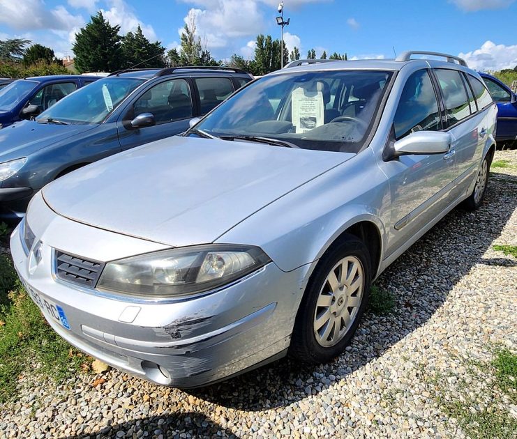 RENAULT LAGUNA II GRANDTOUR 2005. Particuliers ou entreprises, Auto Dakar répond à tous vos besoins en mobilité