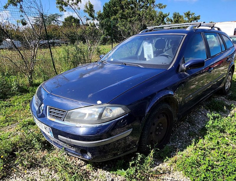 RENAULT LAGUNA II GRANDTOUR 2006. Auto Dakar met à votre disposition un service de livraison à domicile gratuit dans tout Dakar pour votre nouveau véhicule. Notre équipe s'occupe également de toutes les formalités administratives et vous accompagne dans les démarches d'immatriculation et d'assurance.