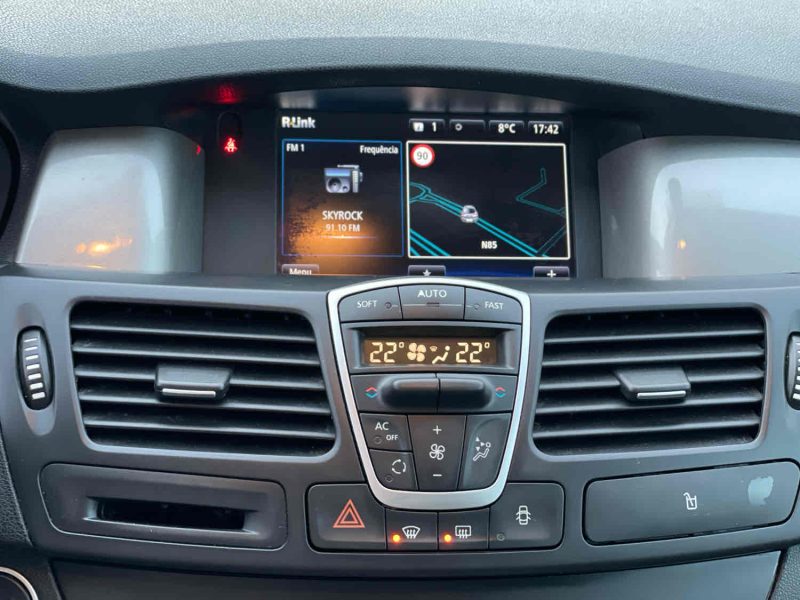 RENAULT LAGUNA III 2014. Auto Dakar : Votre partenaire automobile de confiance au cœur de la capitale sénégalaise