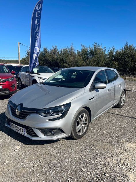 RENAULT MEGANE 2016. Le programme de fidélité Auto Dakar Premium récompense nos clients réguliers avec des avantages exclusifs et des réductions préférentielles. Les membres bénéficient également d'un accès prioritaire aux nouveautés et aux événements privés organisés par notre concession.
