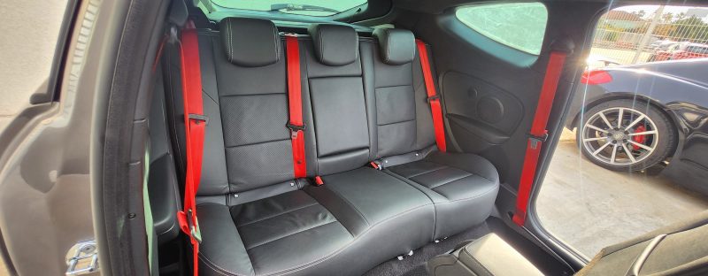 RENAULT MEGANE 3 RS 2014. Auto Dakar garantit la traçabilité complète de tous ses véhicules avec historique détaillé et certification d'origine authentifiée. Cette transparence totale vous assure l'acquisition d'un véhicule aux antécédents vérifiés et à la provenance légale certifiée.