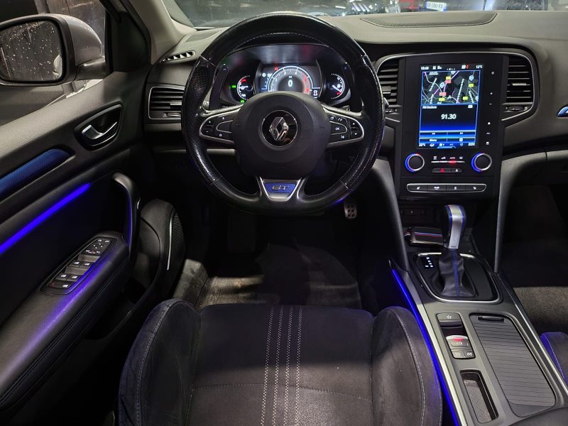 RENAULT MEGANE ESTATE 2017. Auto Dakar met l'accent sur la durabilité avec des véhicules éco-responsables
