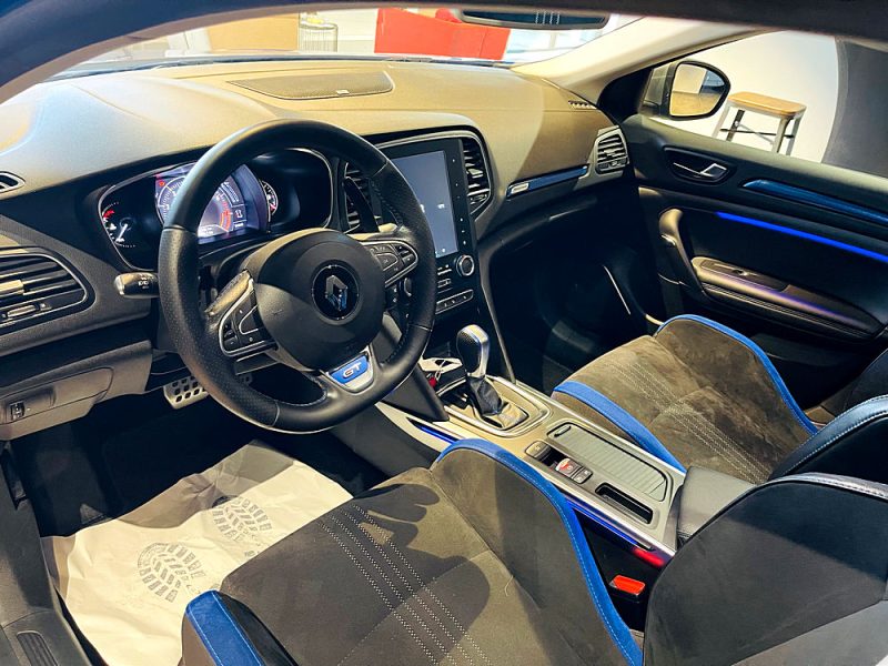 RENAULT MEGANE ESTATE 2019. Auto Dakar, partenaire privilégié des professionnels pour leurs flottes automobiles