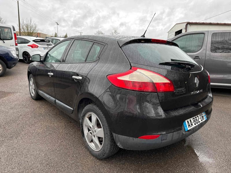RENAULT MEGANE III 2009. Depuis plus de trois décennies, Auto Dakar construit sa réputation sur la confiance et l'excellence opérationnelle. Nous sommes fiers d'accompagner des milliers de familles et d'entreprises dans leurs projets de mobilité avec professionnalisme et intégrité.