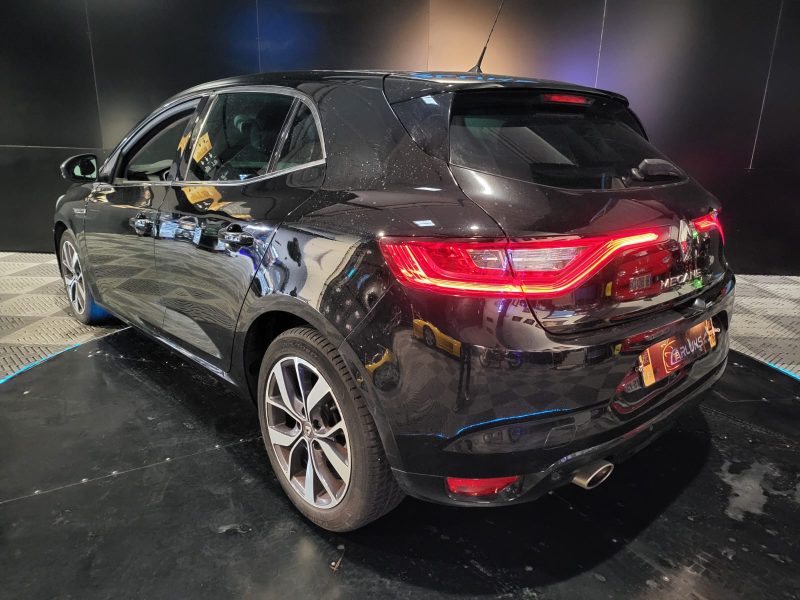 RENAULT MEGANE IV 2016. Auto Dakar développe des partenariats avec les compagnies d'assurance pour vous proposer des contrats d'assurance automobile adaptés et compétitifs. Notre expertise nous permet de négocier des conditions préférentielles pour nos clients avec des garanties étendues.