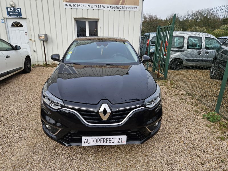 RENAULT MEGANE IV BERLINE BICORPS TROIS OU CINQ PORTES 2018. Auto Dakar propose un service de location avec chauffeur professionnel