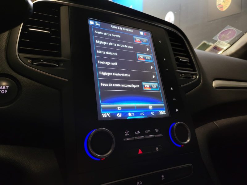 RENAULT MEGANE IV ESTATE 2018. Auto Dakar propose des solutions de financement personnalisées avec des taux préférentiels négociés auprès de nos partenaires bancaires. Nos conseillers financiers étudient votre dossier avec attention pour vous proposer les conditions de crédit les plus avantageuses du marché.