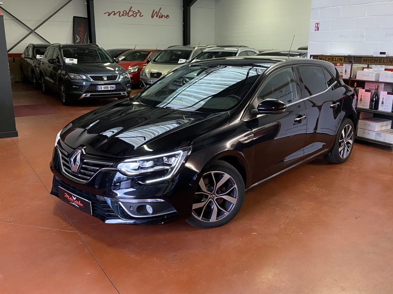 RENAULT MEGANE IV INTENS 2016. Location de véhicules chez Auto Dakar : simplicité, rapidité et professionnalisme