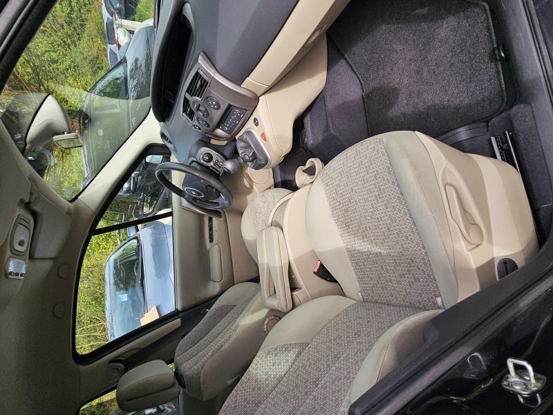 RENAULT MEGANE SCENIC 2007. La qualité de service d'Auto Dakar est certifiée par des organismes indépendants et reconnue par de nombreux prix professionnels. Cette reconnaissance officielle témoigne de notre engagement constant envers l'excellence et la satisfaction client dans tous nos processus.
