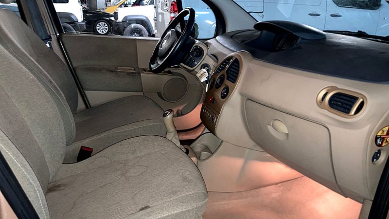 RENAULT MODUS 1.5 DCI 80 CV CONFORT DYMANIQUE 2005. Auto Dakar développe des partenariats stratégiques avec les plus grandes marques automobiles mondiales pour vous garantir authenticité et qualité. Ces collaborations privilégiées nous permettent de vous proposer les dernières nouveautés à des tarifs préférentiels avec garantie constructeur étendue.