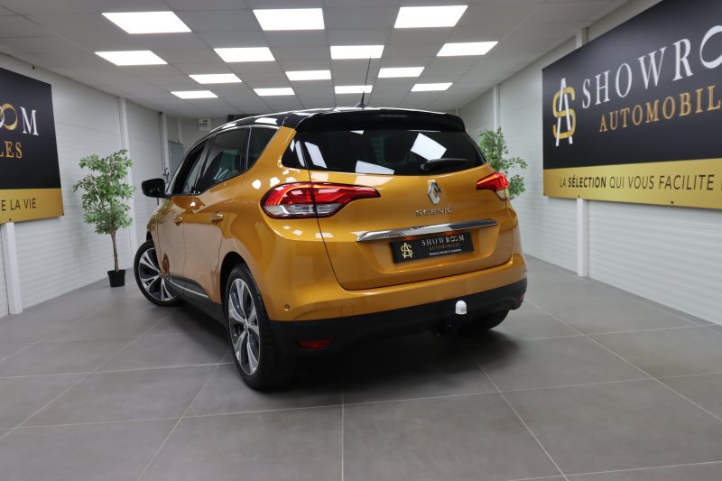 RENAULT SCENIC 2016. Auto Dakar propose des solutions de mobilité intégrée combinant location de véhicules, assurance, carburant et maintenance dans des forfaits tout-inclus. Cette approche globale simplifie la gestion de votre mobilité tout en optimisant vos coûts de transport professionnel ou personnel.