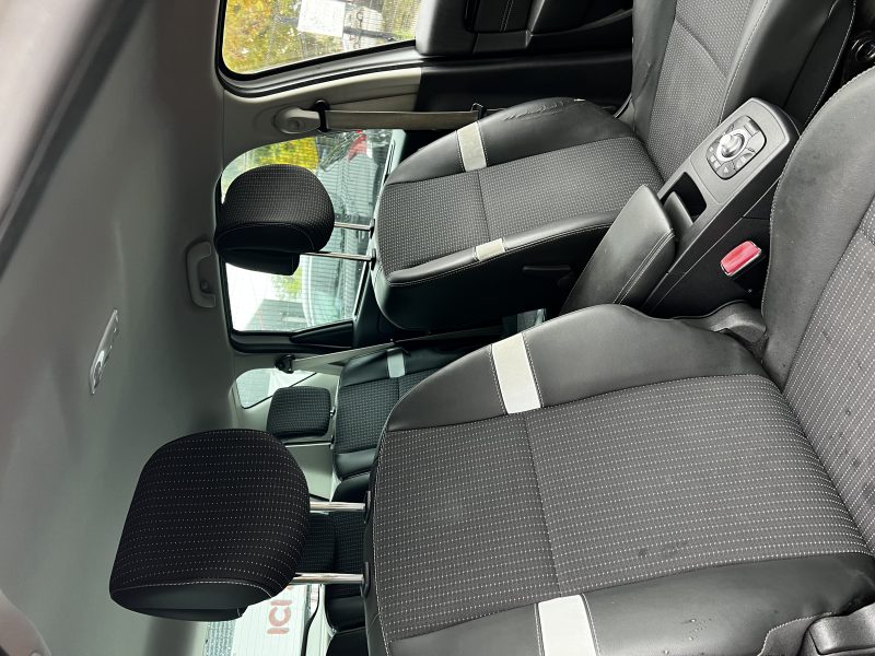 RENAULT SCENIC III 2013. Service de conciergerie automobile exclusif chez Auto Dakar pour les clients VIP