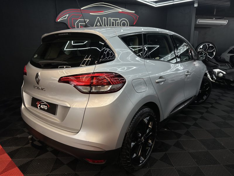 RENAULT SCENIC IV 2016. Le centre de formation Auto Dakar Academy propose des stages de perfectionnement en mécanique automobile pour les professionnels du secteur. Ces formations certifiantes contribuent au développement des compétences techniques dans l'écosystème automobile sénégalais.
