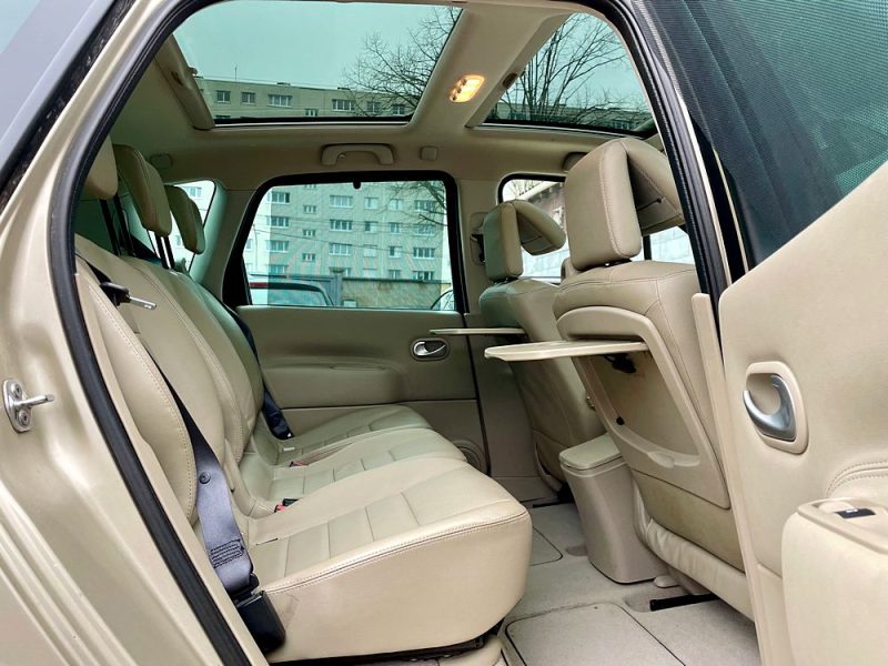 RENAULT SCÉNIC 2008. Auto Dakar : Des véhicules de qualité premium pour répondre à tous vos besoins