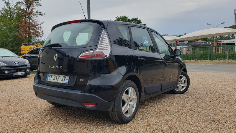 RENAULT SCÉNIC III 2013. Conseils d'experts chez Auto Dakar pour choisir le véhicule parfait