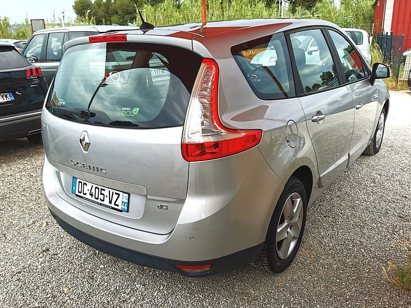 RENAULT SCÉNIC III 2014. Auto Dakar investit dans les technologies modernes pour optimiser vos services