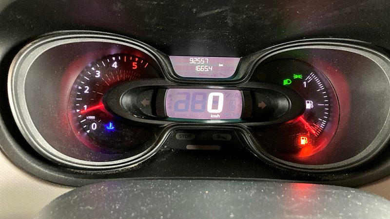 RENAULT TRAFIC 1.6 DCI 125 T29 L2H1 GRAND CONFORT 2017. Service client multilingue chez Auto Dakar pour accueillir la clientèle internationale