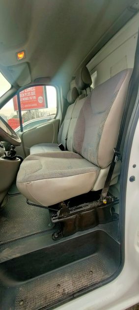 RENAULT TRAFIC II CAMIONNETTE 2004. Auto Dakar propose un service de reprise de votre ancien véhicule à sa juste valeur marchande avec expertise gratuite et transparente. Cette évaluation professionnelle facilite le financement de votre nouveau véhicule en optimisant votre apport personnel.