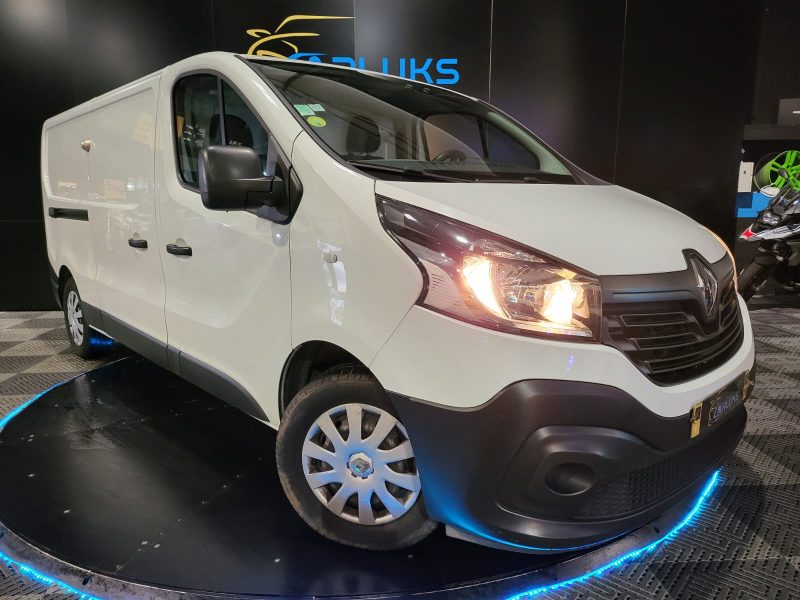 RENAULT TRAFIC III 2018. Auto Dakar : Expertise technique et diagnostic complet pour tous types de véhicules