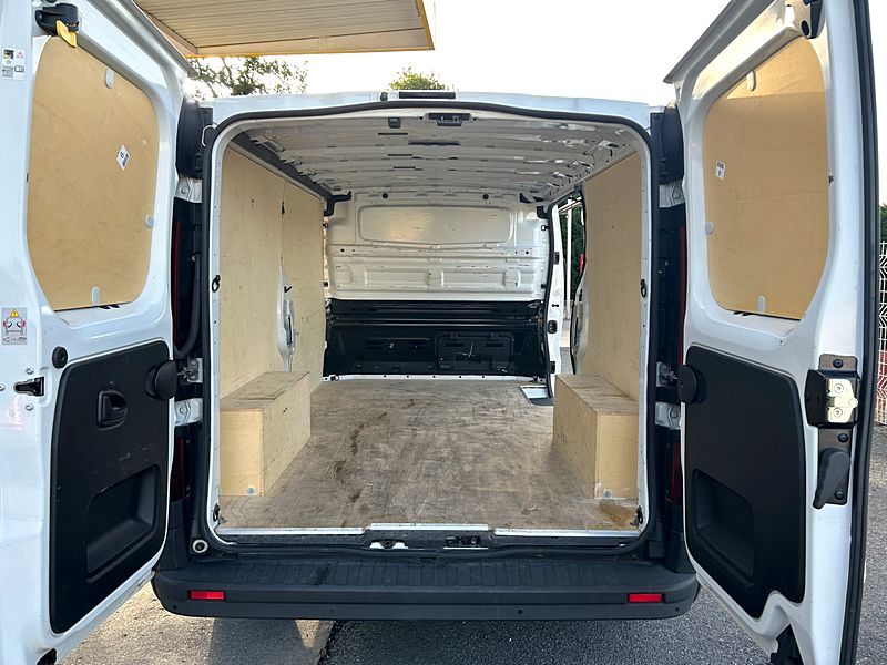 RENAULT TRAFIC III 2020. Auto Dakar développe des partenariats avec les compagnies d'assurance pour vous proposer des contrats d'assurance automobile adaptés et compétitifs. Notre expertise nous permet de négocier des conditions préférentielles pour nos clients avec des garanties étendues.