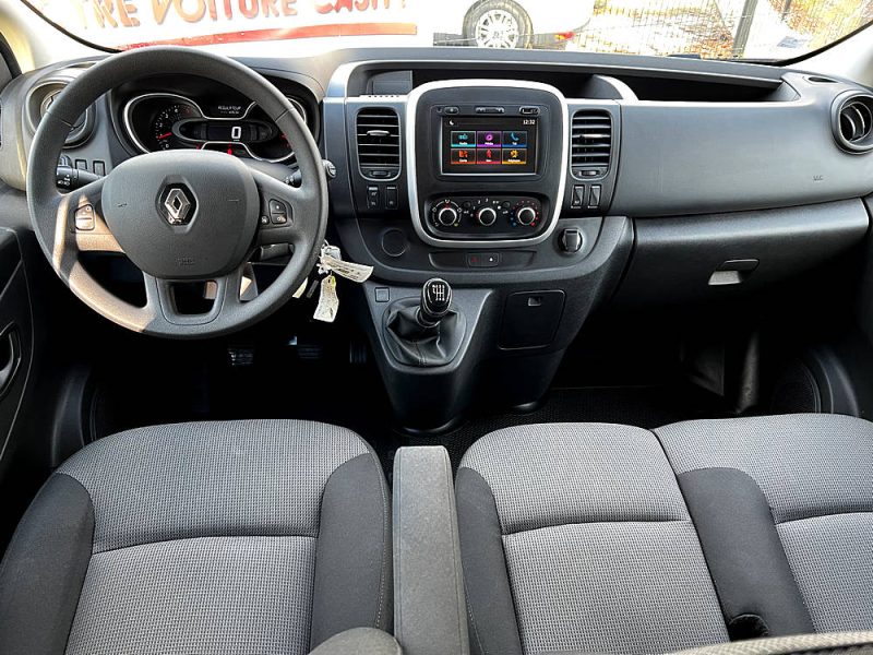RENAULT TRAFIC III COMBI 2020. Auto Dakar : Livraison rapide et formalités simplifiées pour votre confort