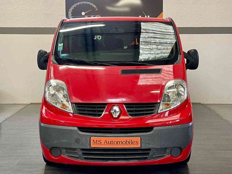 RENAULT TRAFIC PASSENGER 2009. Conseils d'experts chez Auto Dakar pour choisir le véhicule parfait