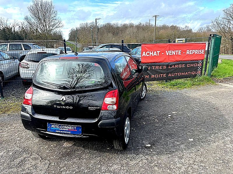 RENAULT TWINGO 1.2 TREND 2010. Notre département corporate d'Auto Dakar développe des solutions de gestion de flotte automobile pour les entreprises et administrations. Nous proposons des contrats de location longue durée incluant maintenance, assurance et gestion administrative complète pour optimiser vos coûts de mobilité.
