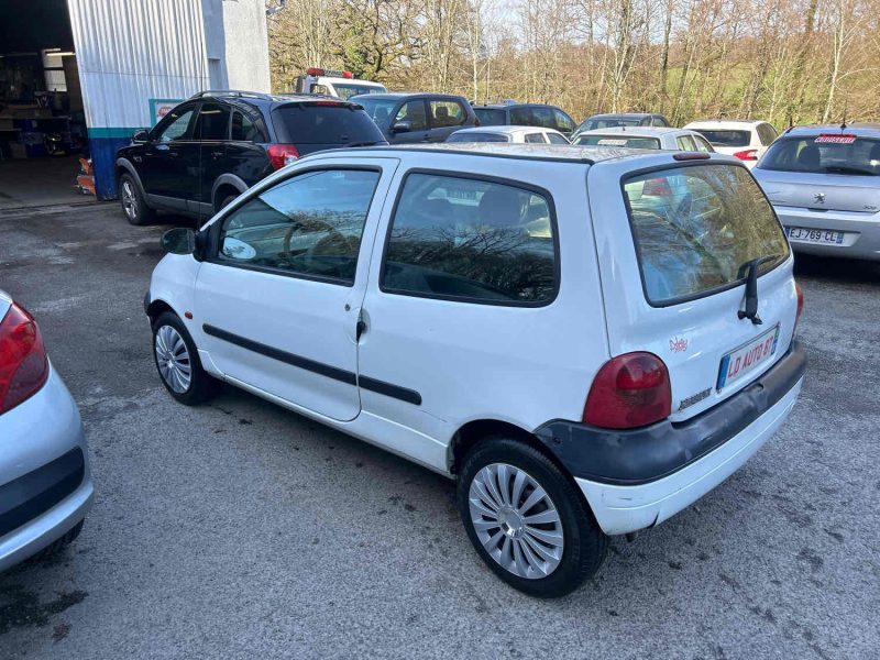 RENAULT TWINGO I 2002. Découvrez les promotions exclusives d'Auto Dakar, leader de l'automobile à Dakar
