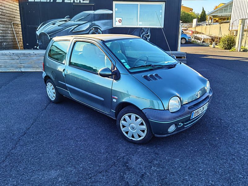 RENAULT TWINGO I 2005. Auto Dakar révolutionne l'achat automobile avec ses services innovants
