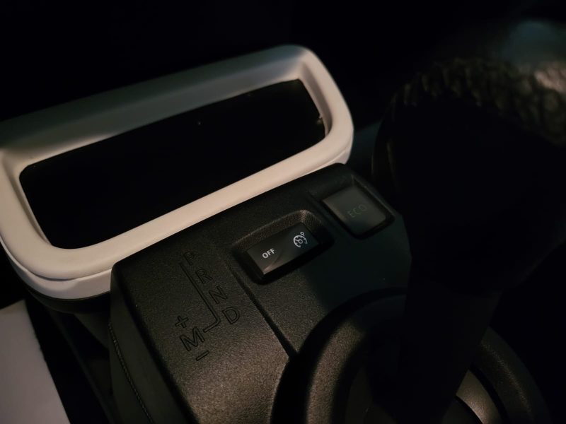 RENAULT TWINGO III 2019. Location de véhicules chez Auto Dakar : simplicité, rapidité et professionnalisme