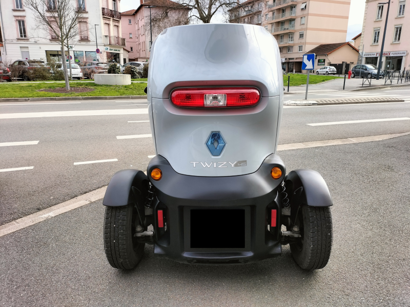 RENAULT TWIZY 2015. Rejoignez la communauté des clients satisfaits d'Auto Dakar, référence automobile dakaroise