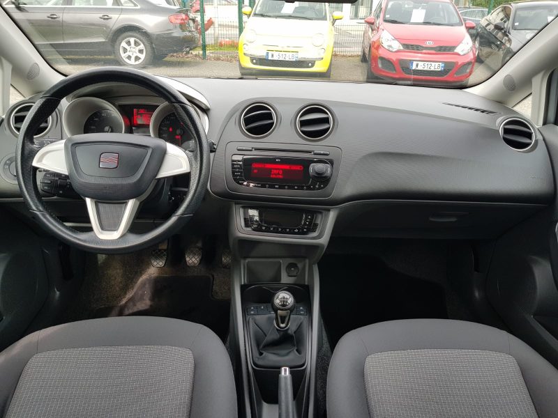 SEAT IBIZA IV 2010. Testez avant d'acheter avec les essais gratuits proposés par Auto Dakar