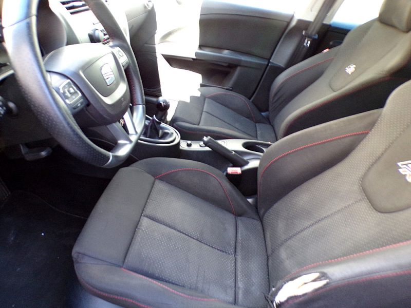 SEAT LEON 2010. Auto Dakar vous accompagne dans l'import-export de véhicules vers l'international