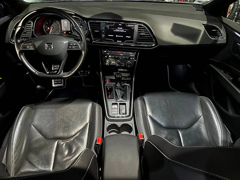 SEAT LEON ST 2017. Le service client multilingue d'Auto Dakar accueille une clientèle internationale diversifiée avec des conseillers parlant français, anglais, arabe et wolof. Cette approche multiculturelle reflète l'ouverture de Dakar et facilite les échanges avec tous nos clients.