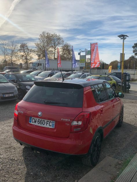 SKODA FABIA MONTE CARLO 2013. Formations de conduite et stage de perfectionnement avec les partenaires d'Auto Dakar