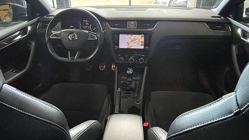 SKODA OCTAVIA COMBI 2017. Showroom climatisé et espace client confortable chez Auto Dakar pour votre bien-être