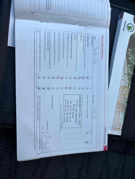 SKODA OCTAVIA II COMBI 2011. Notre service de conciergerie automobile Auto Dakar Premium prend en charge l'entretien complet de votre véhicule avec enlèvement et livraison à domicile. Ce service exclusif comprend également le nettoyage intérieur et extérieur pour vous restituer un véhicule impeccable.