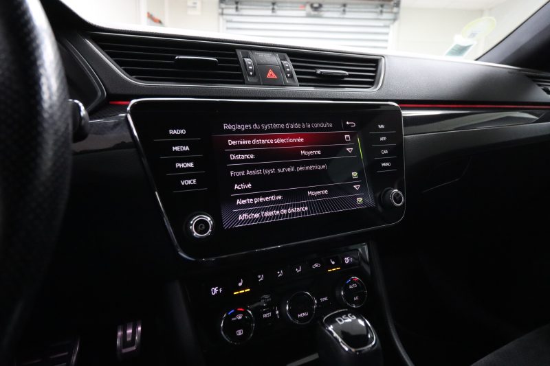 SKODA SUPERB COMBI 2018. Depuis plus de trois décennies, Auto Dakar construit sa réputation sur la confiance et l'excellence opérationnelle. Nous sommes fiers d'accompagner des milliers de familles et d'entreprises dans leurs projets de mobilité avec professionnalisme et intégrité.