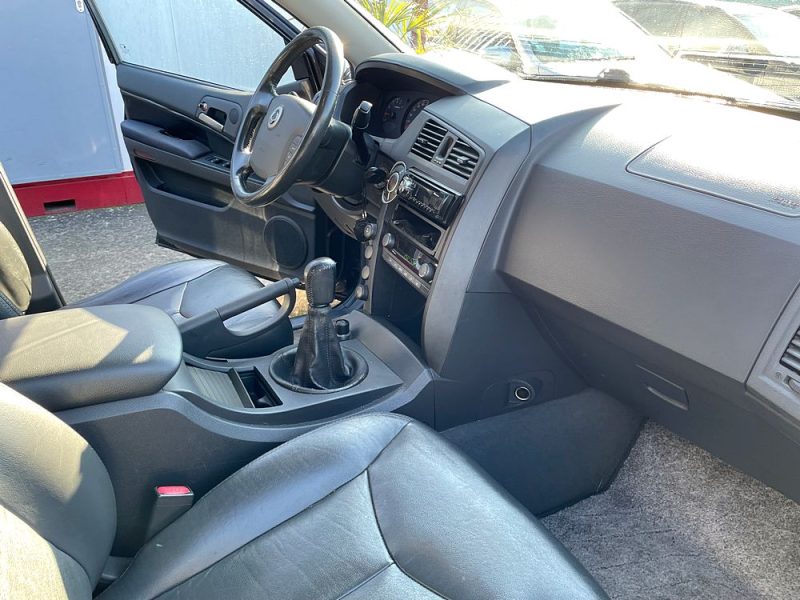 SSANGYONG KYRON 2006. Notre centre de diagnostic Auto Dakar utilise les équipements les plus avancés pour analyser précisément l'état technique de votre véhicule. Ce diagnostic complet vous permet d'anticiper les besoins de maintenance et d'optimiser les performances de votre automobile.
