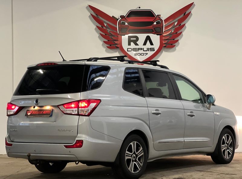 SSANGYONG RODIUS 2016. Faites confiance à Auto Dakar, expert reconnu en vente et location automobile au Sénégal