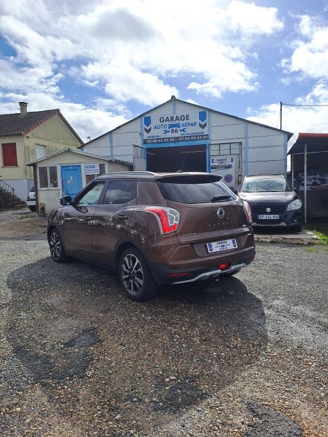 SSANGYONG TIVOLI 2016. Auto Dakar propose des formations spécialisées en conduite tout-terrain et conduite en conditions difficiles adaptées au contexte africain. Ces stages pratiques renforcent votre maîtrise du véhicule et améliorent votre sécurité sur tous types de terrains.