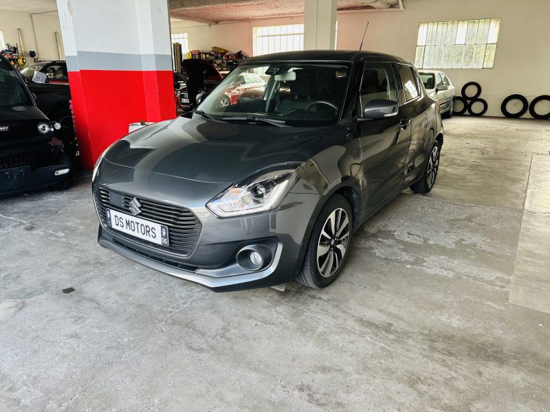SUZUKI SWIFT 2017. Auto Dakar développe des partenariats stratégiques avec les plus grandes marques automobiles mondiales pour vous garantir authenticité et qualité. Ces collaborations privilégiées nous permettent de vous proposer les dernières nouveautés à des tarifs préférentiels avec garantie constructeur étendue.