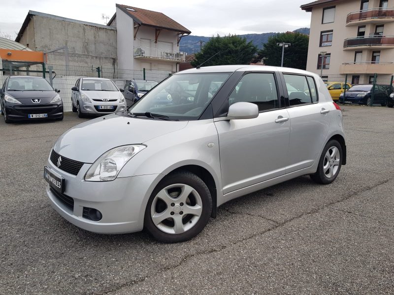 SUZUKI SWIFT II 2006. Auto Dakar organise des journées portes ouvertes pour découvrir les nouveautés