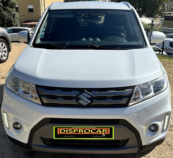 SUZUKI VITARA 2016. Auto Dakar contribue à la promotion de l'excellence sénégalaise à l'international en participant aux salons automobiles africains et mondiaux. Cette représentation renforce l'image du Sénégal comme hub automobile régional et développe de nouveaux partenariats commerciaux.